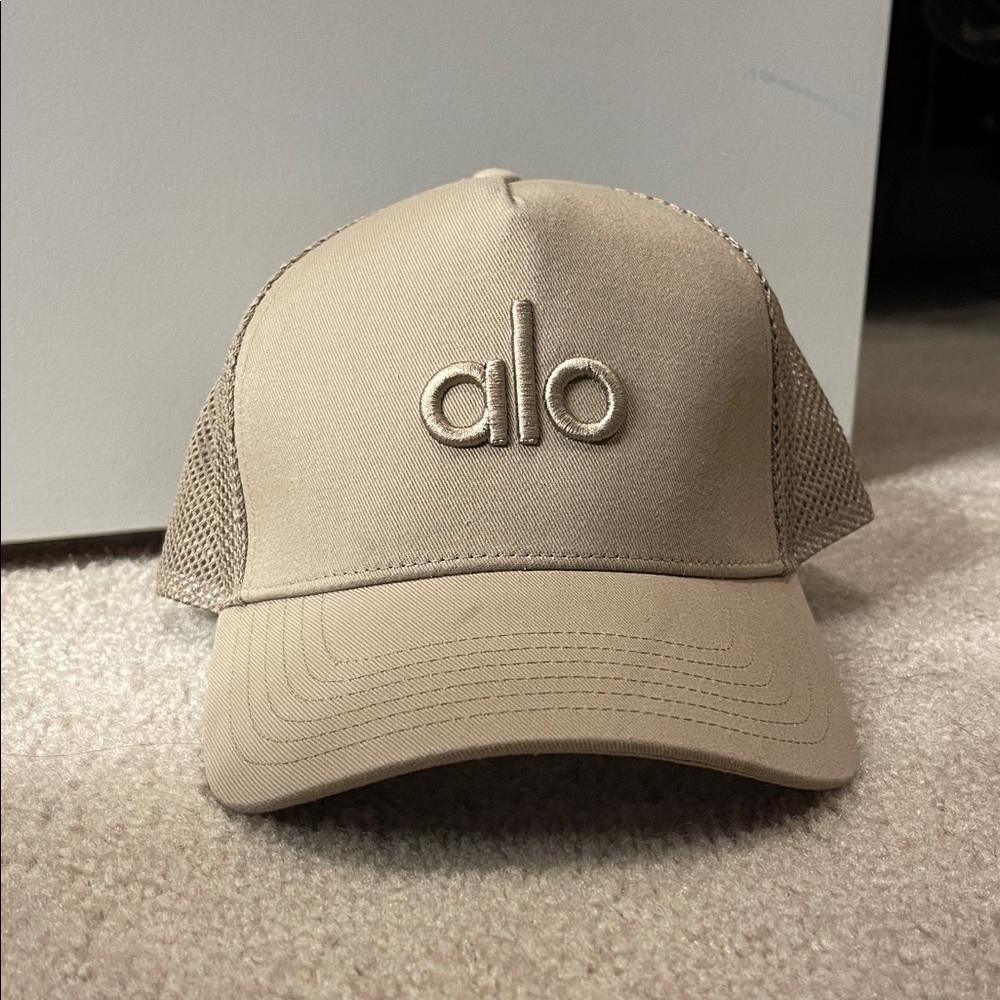 ALO Yoga Tan Mesh Trucker Hat